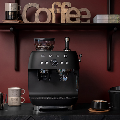 Smeg 50's Style manuel espressomaskine mat sort 1650 watt