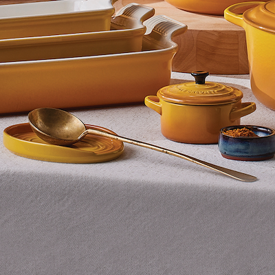 Le Creuset Signature stentøj oval grydeskeholder Nectar