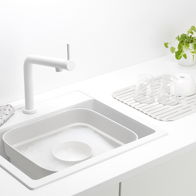 Brabantia SinkSide opvaskebalje med rist lysegrå