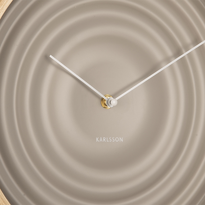 Karlsson Scandi Ribble vægur varm grå Ø31 cm
