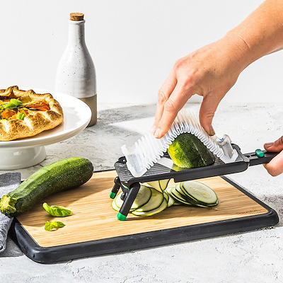 Dreamfarm Nocutu mandolinjern med fingerbeskyttelse