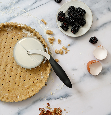 Microplane Specialty pizzahjul sort L 20 cm